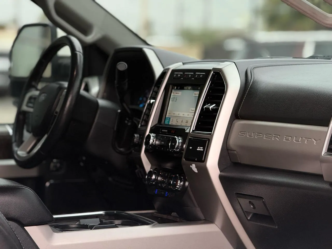 Ford F-250SD photo 13