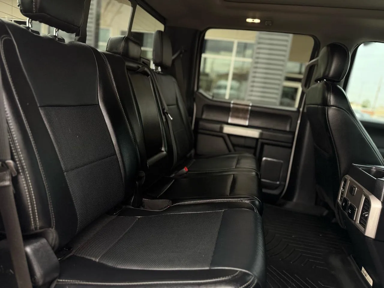 Ford F-250SD photo 15