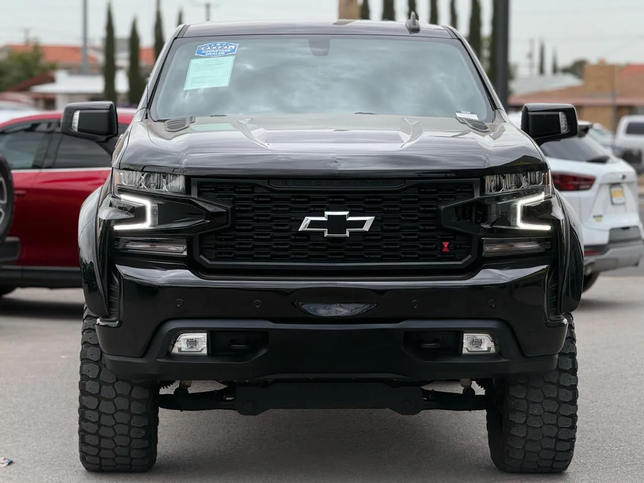 Chevrolet Silverado photo 3