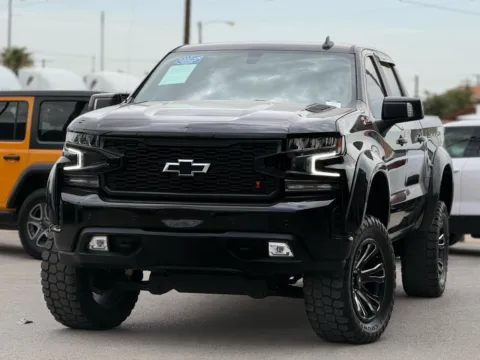More photos of 2022 CHEVROLET SILVERADO 1500 LIMITED RST Crew Cab 4WD at Macova Auto Group Inc., TX