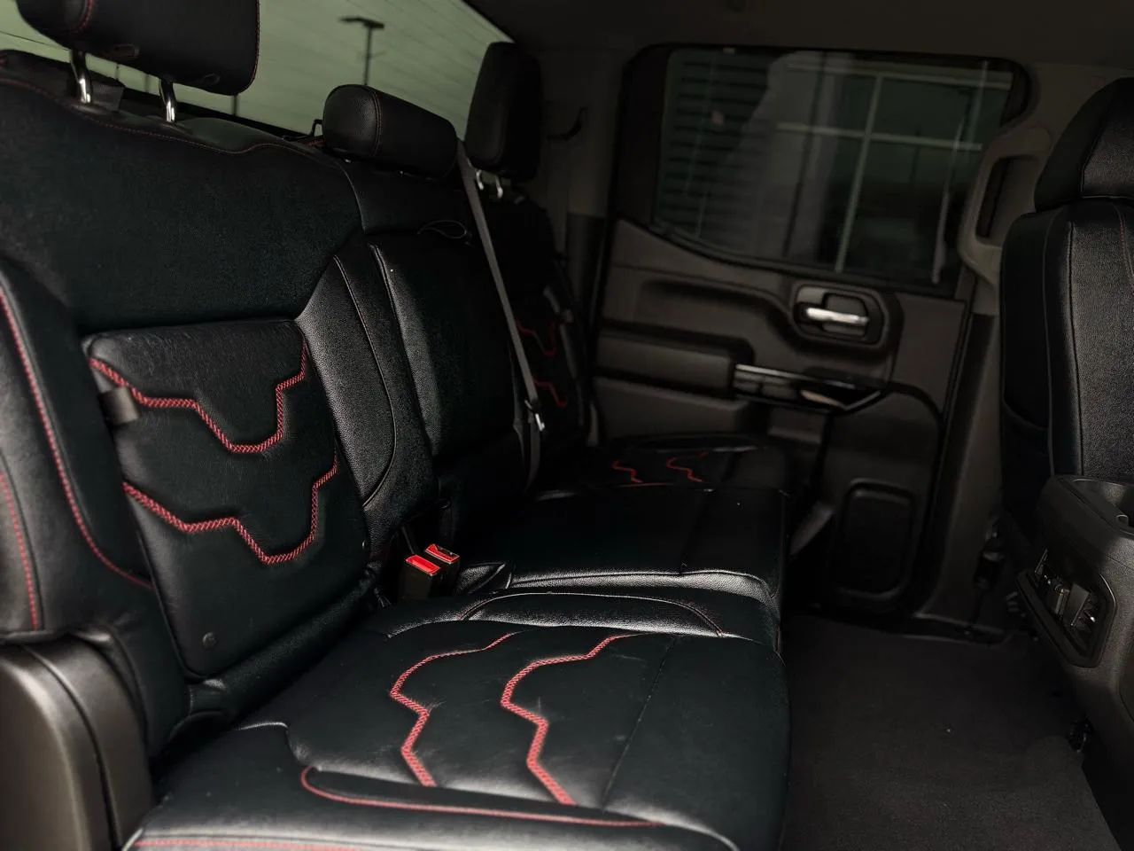 Chevrolet Silverado photo 17