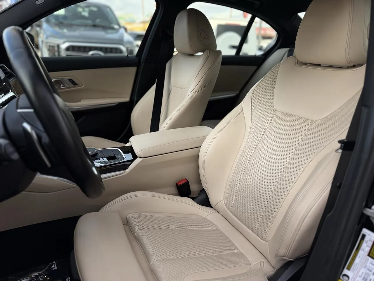BMW 3 Series photo 9