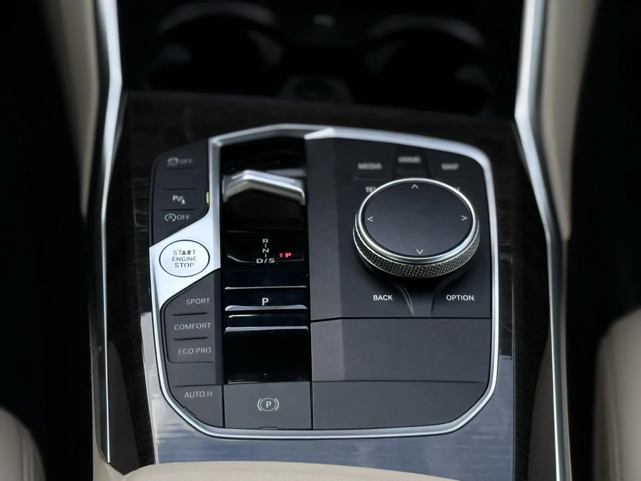 BMW 3 Series photo 17