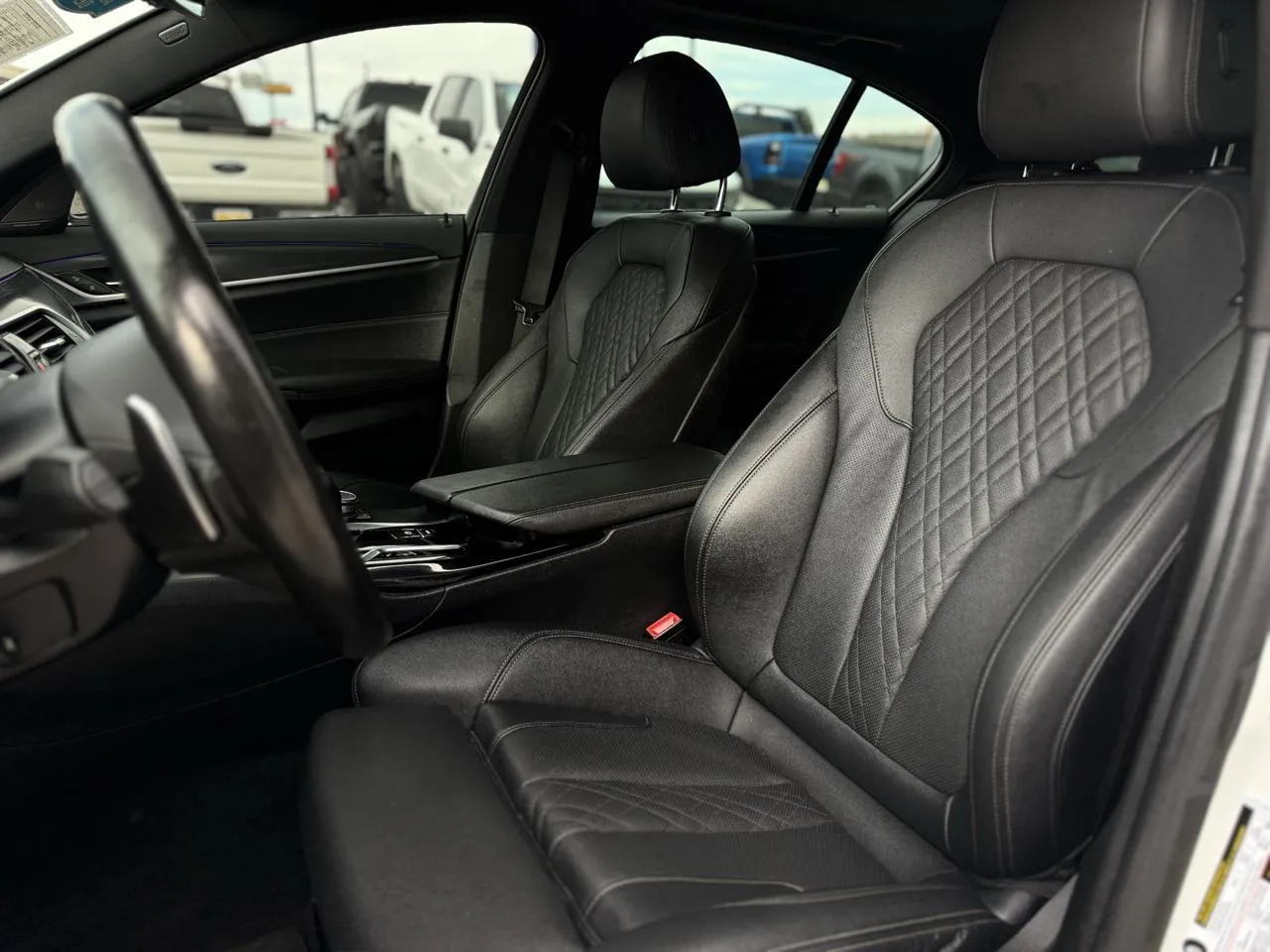BMW 5 Series photo 9