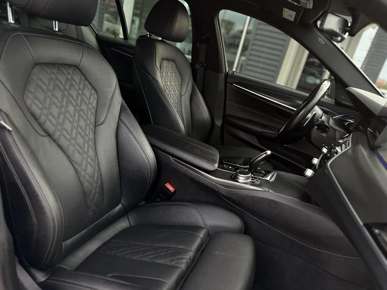 BMW 5 Series photo 13