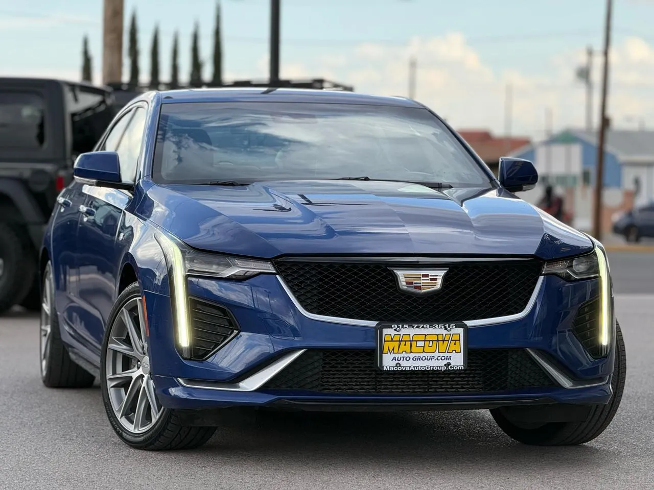 Cadillac CT4 photo 2