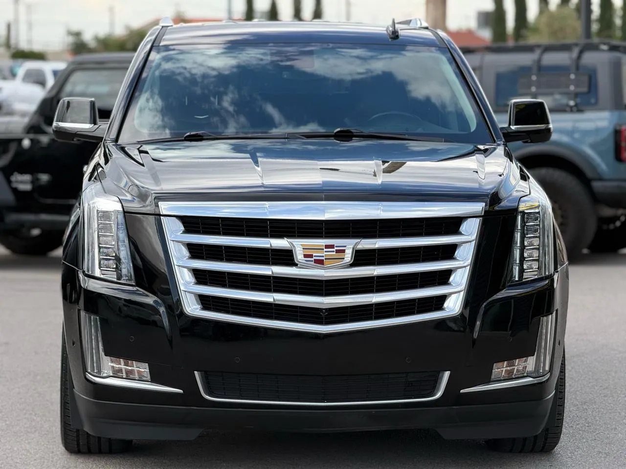 Cadillac Escalade photo 3