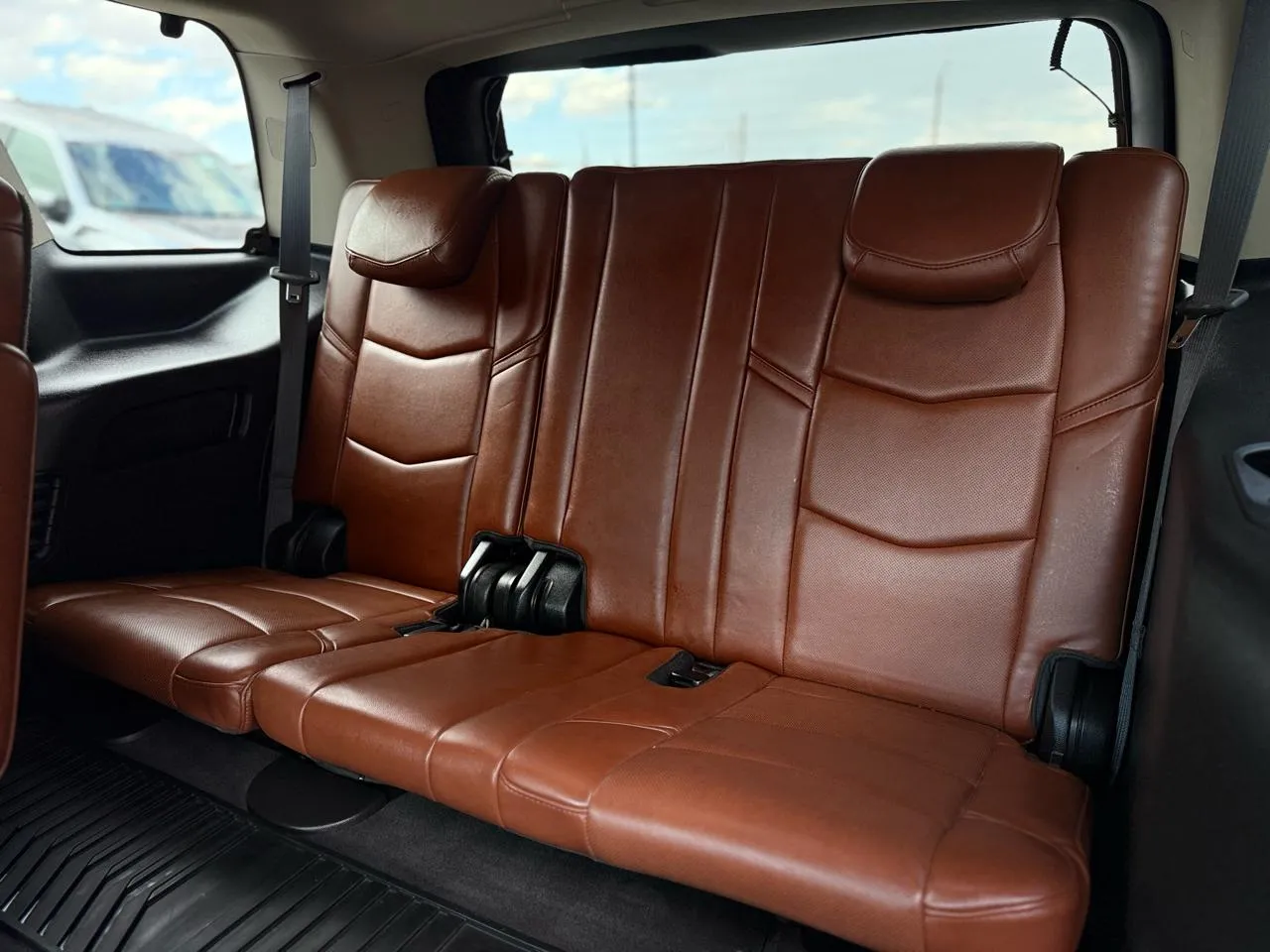 Cadillac Escalade photo 12