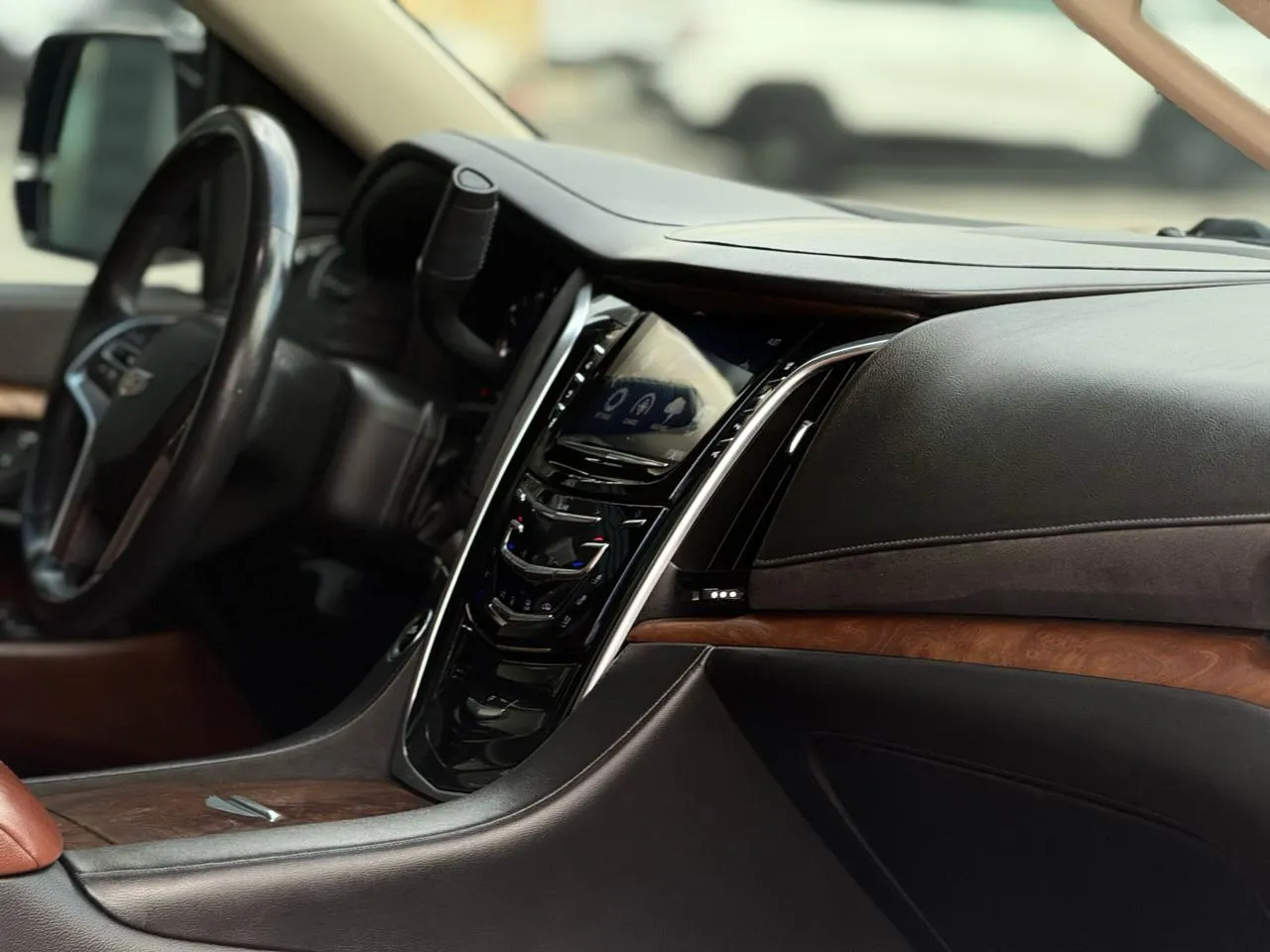 Cadillac Escalade photo 14