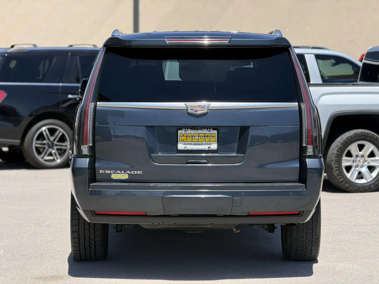 Cadillac Escalade ESV photo 6