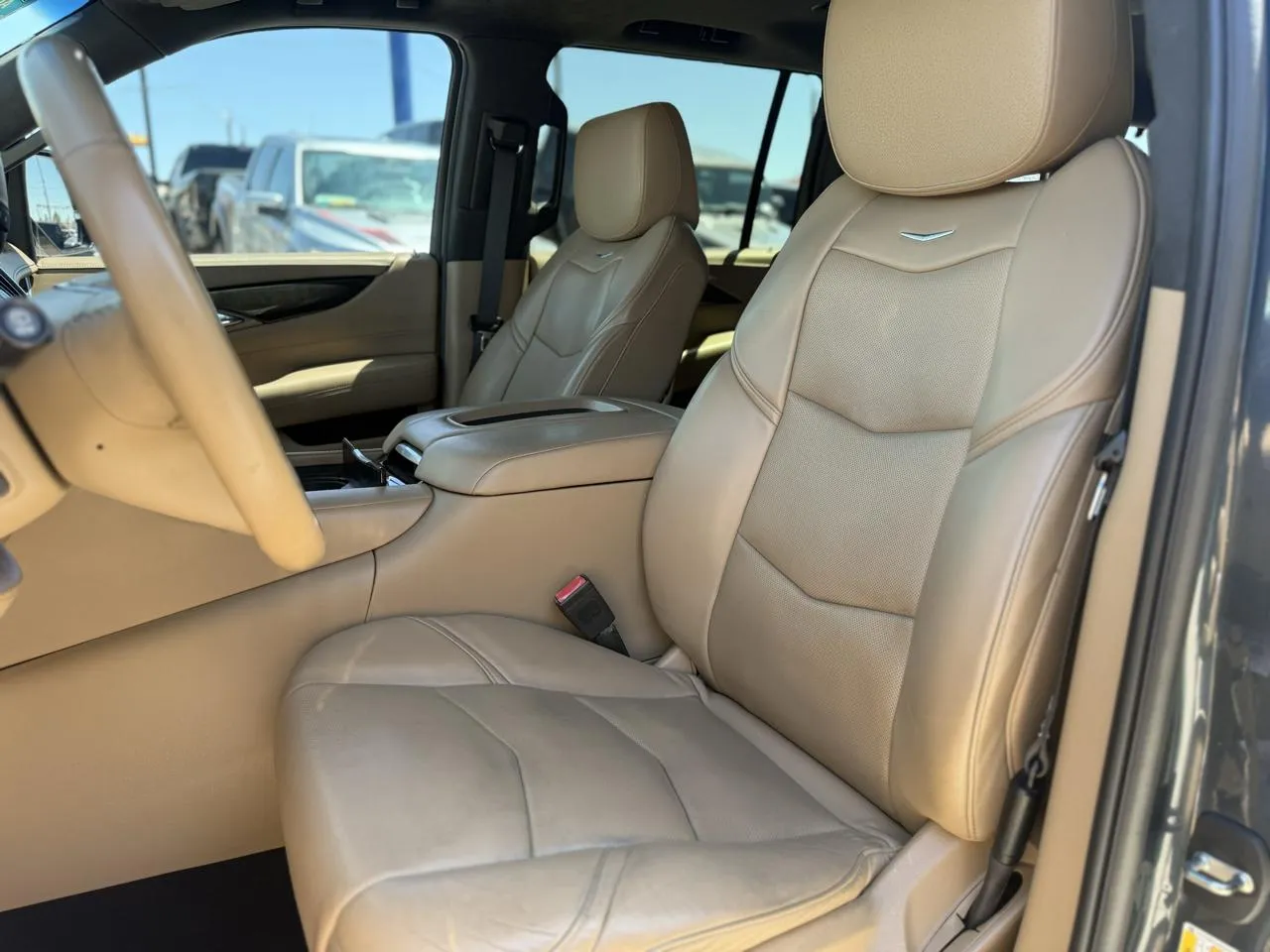 Cadillac Escalade ESV photo 8