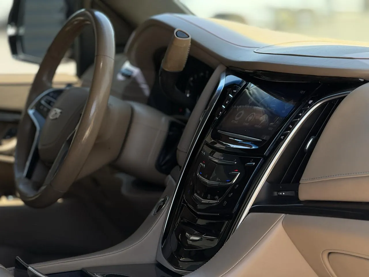 Cadillac Escalade ESV photo 11