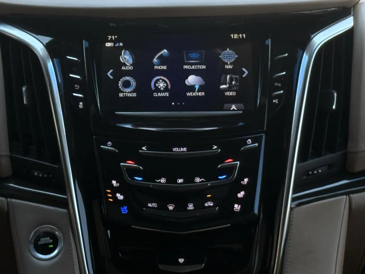 Cadillac Escalade ESV photo 16