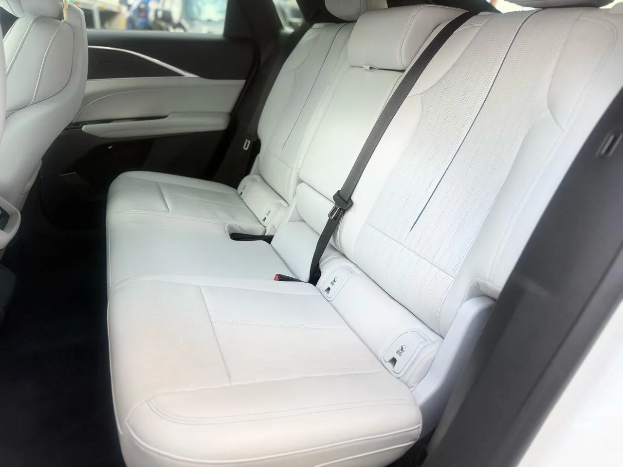 Cadillac Lyriq photo 11