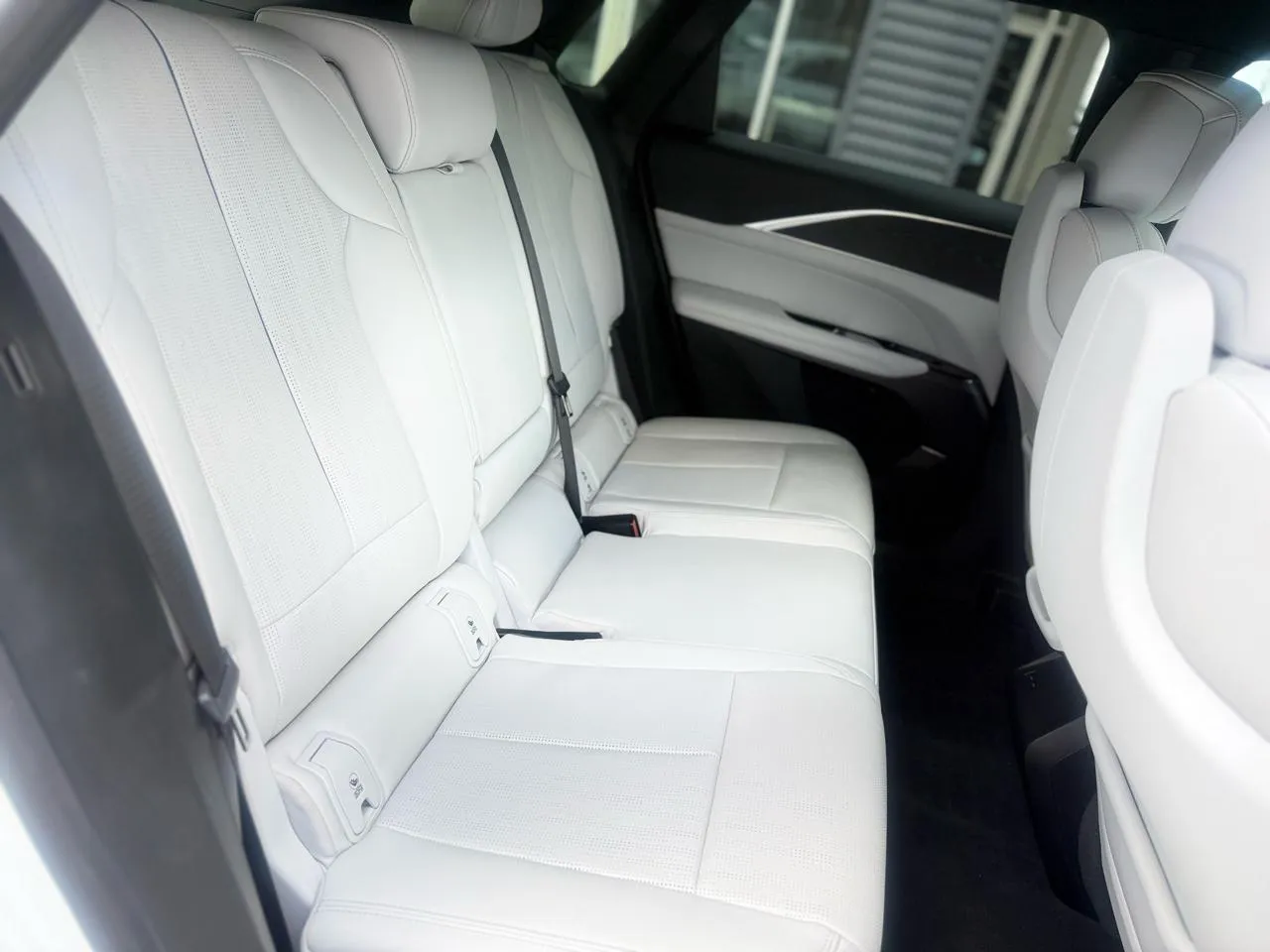 Cadillac Lyriq photo 15