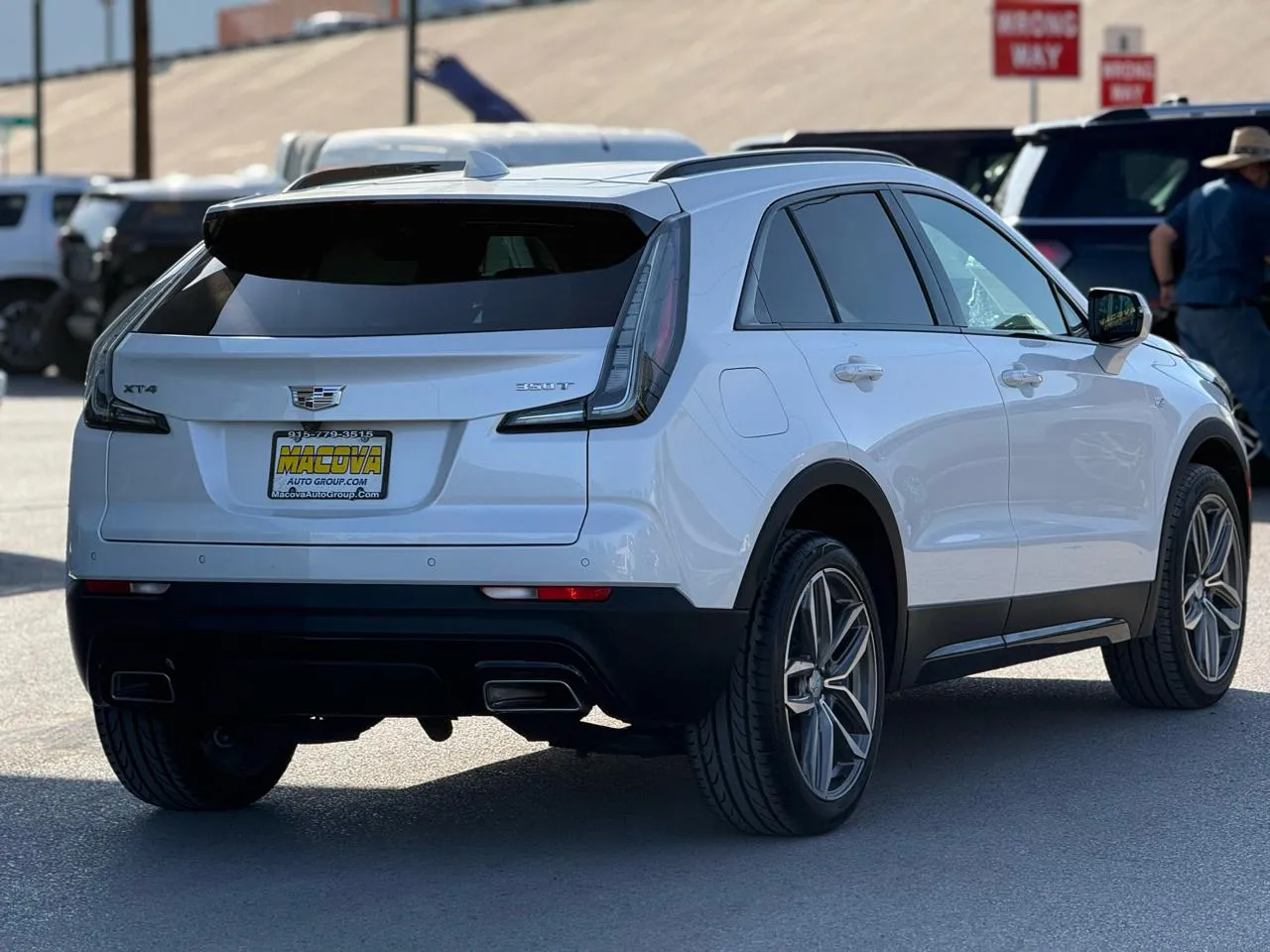 2023 Cadillac XT4 Sport - Photo 7