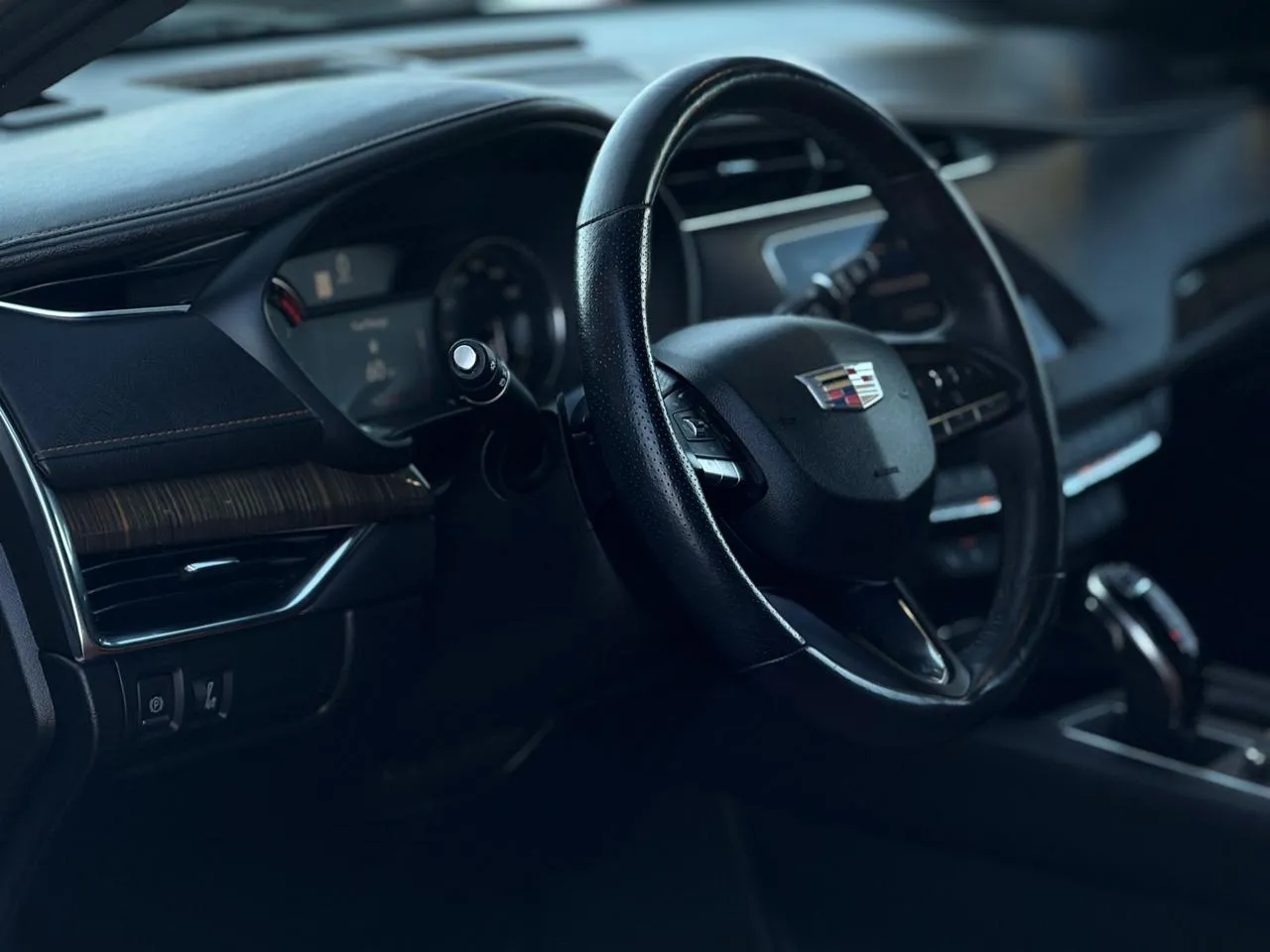 2023 Cadillac XT4 Sport - Photo 8