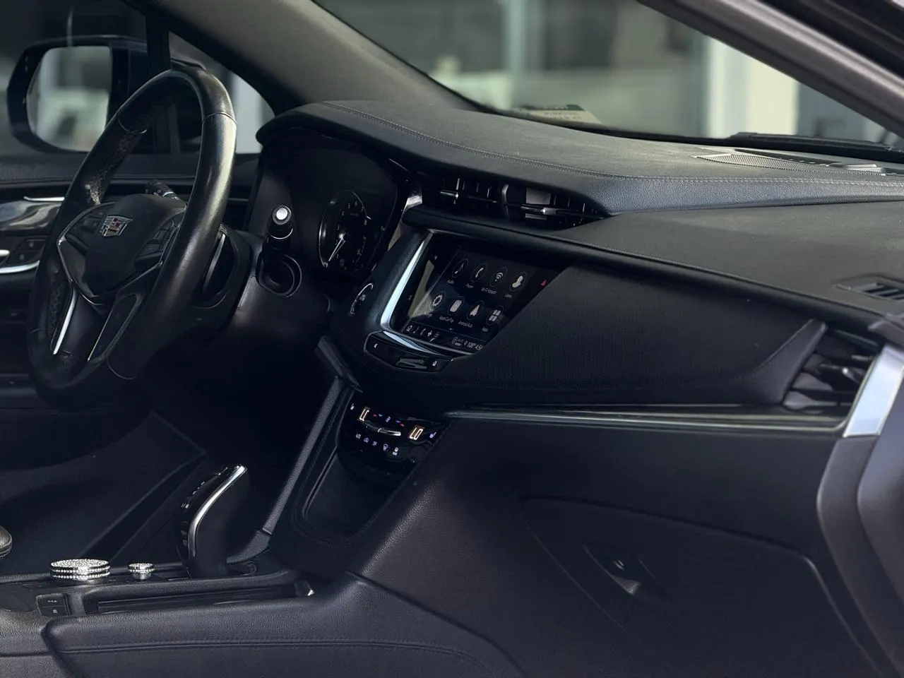 Cadillac XT5 photo 12