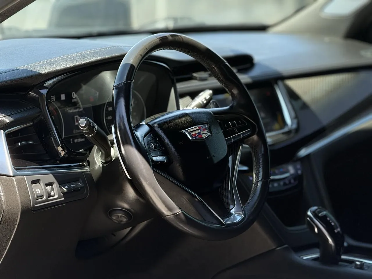Cadillac XT6 photo 8