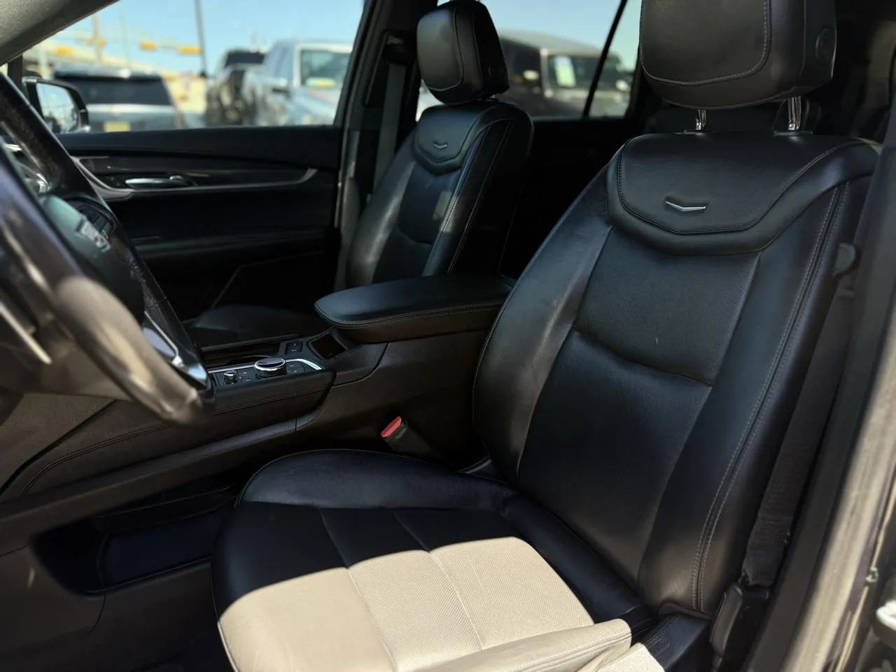 Cadillac XT6 photo 9