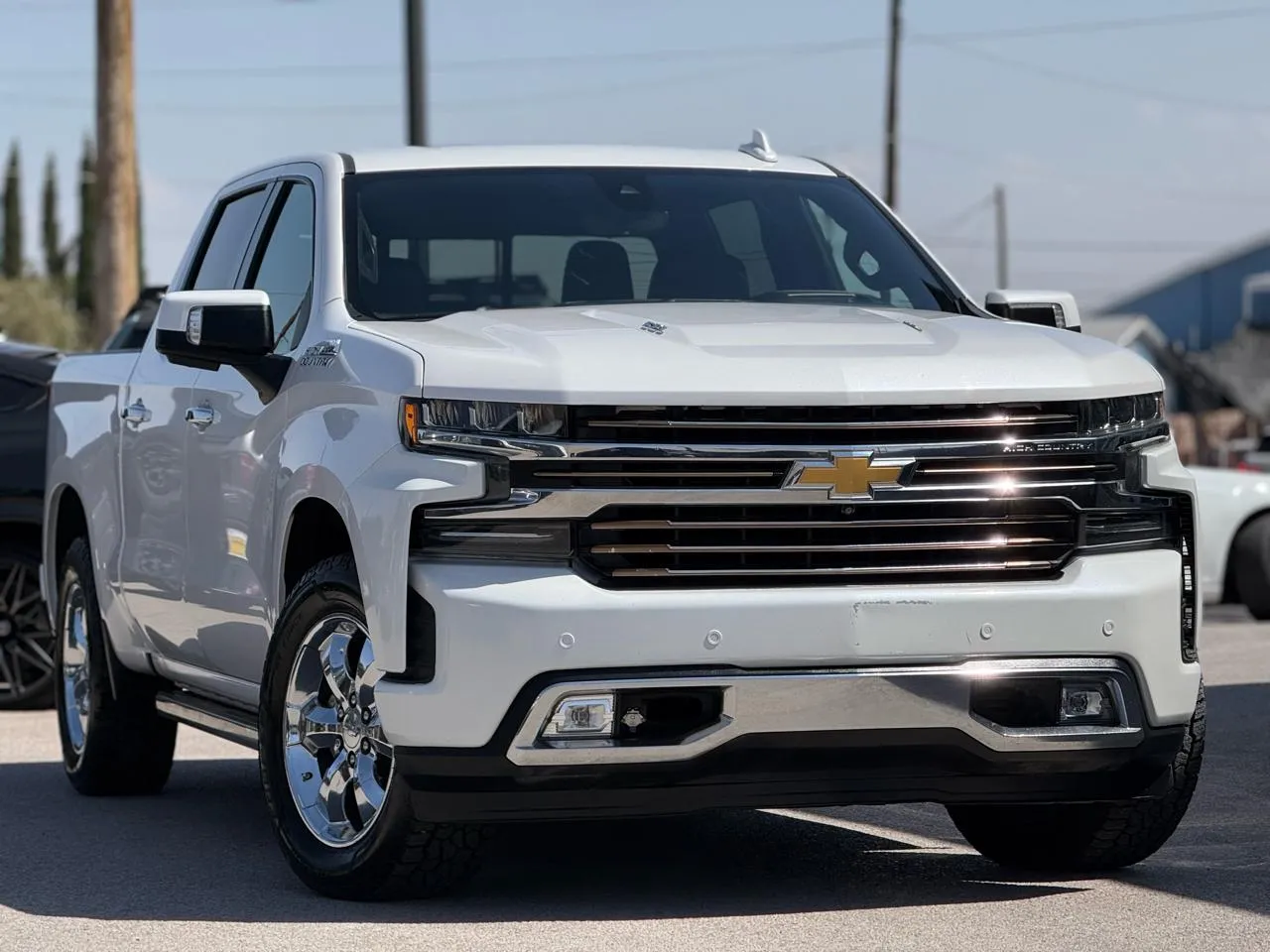 Chevrolet Silverado photo 2