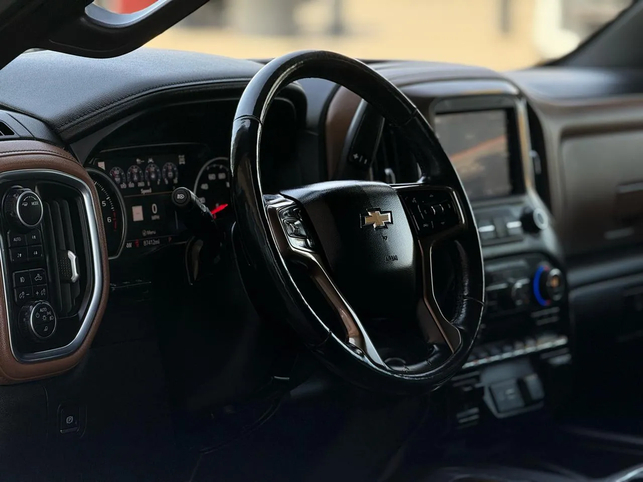 Chevrolet Silverado photo 8