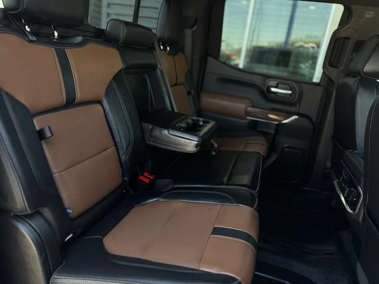 Chevrolet Silverado photo 14