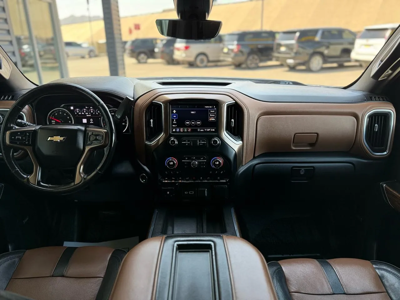 Chevrolet Silverado photo 15