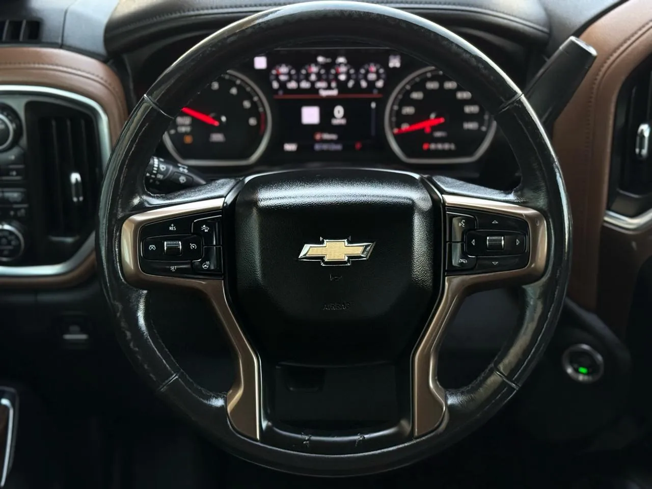 Chevrolet Silverado photo 17