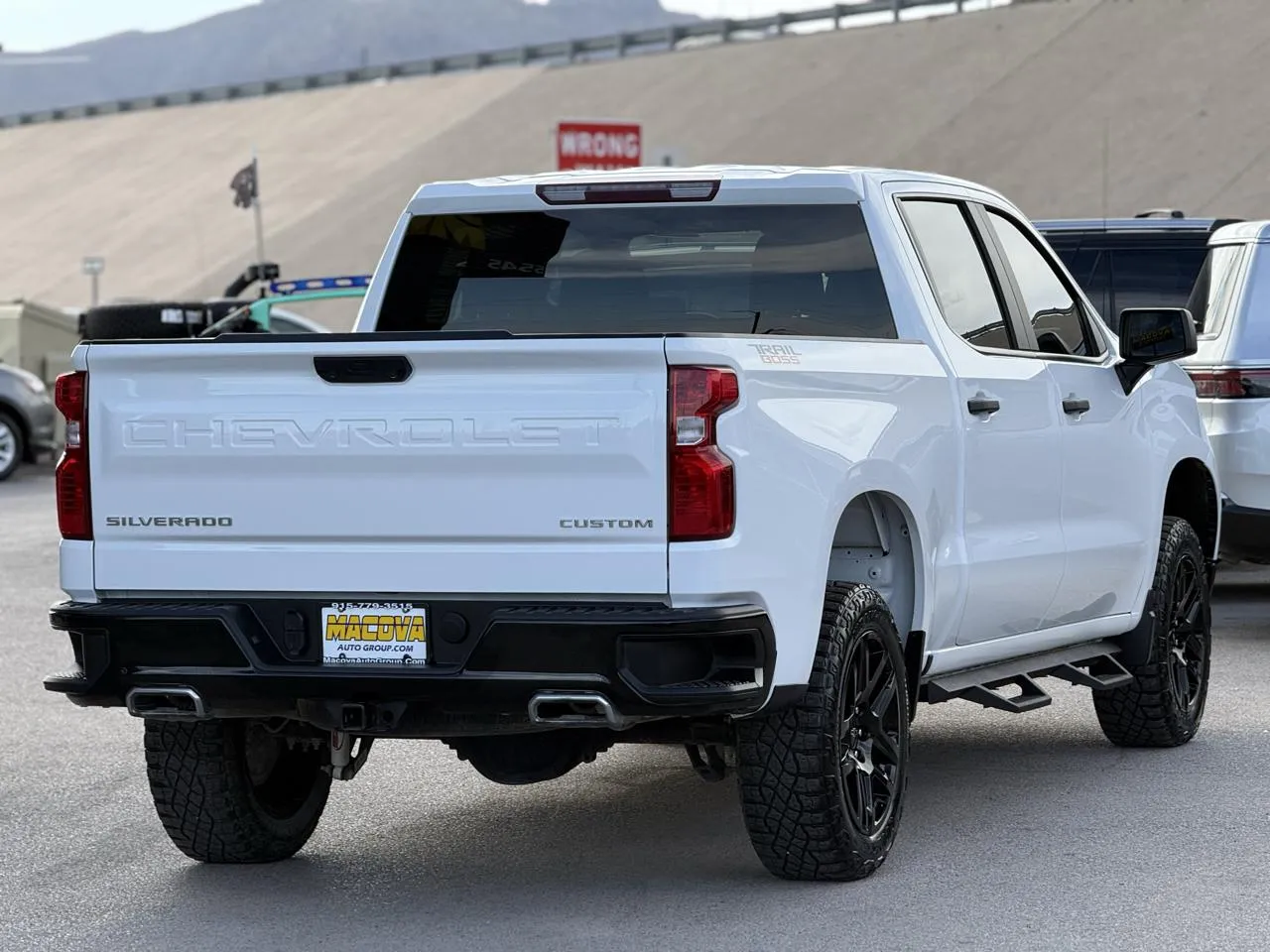 Chevrolet Silverado photo 7
