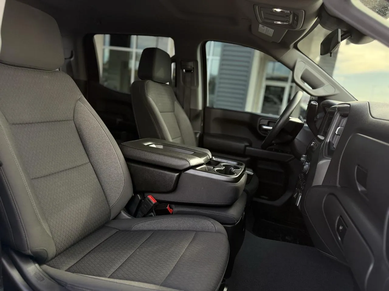 Chevrolet Silverado photo 13