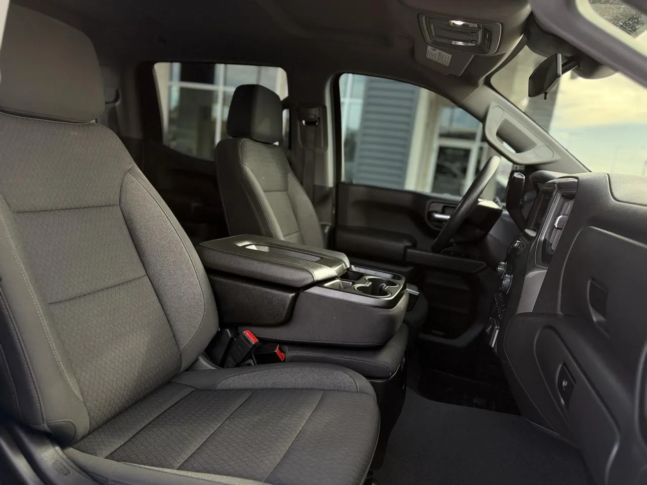 Chevrolet Silverado photo 14
