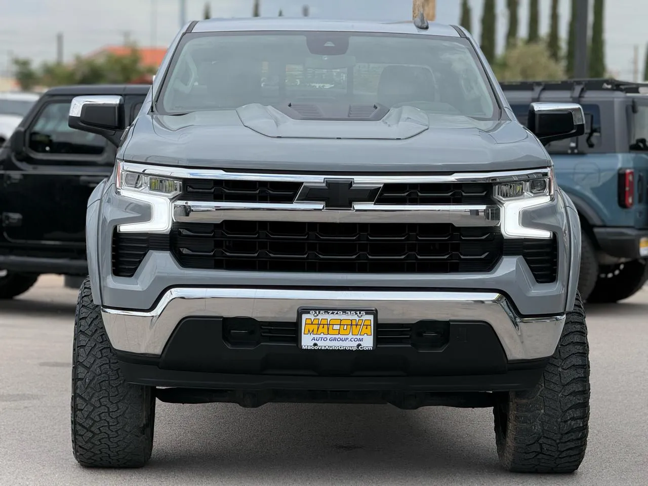 Chevrolet Silverado photo 4