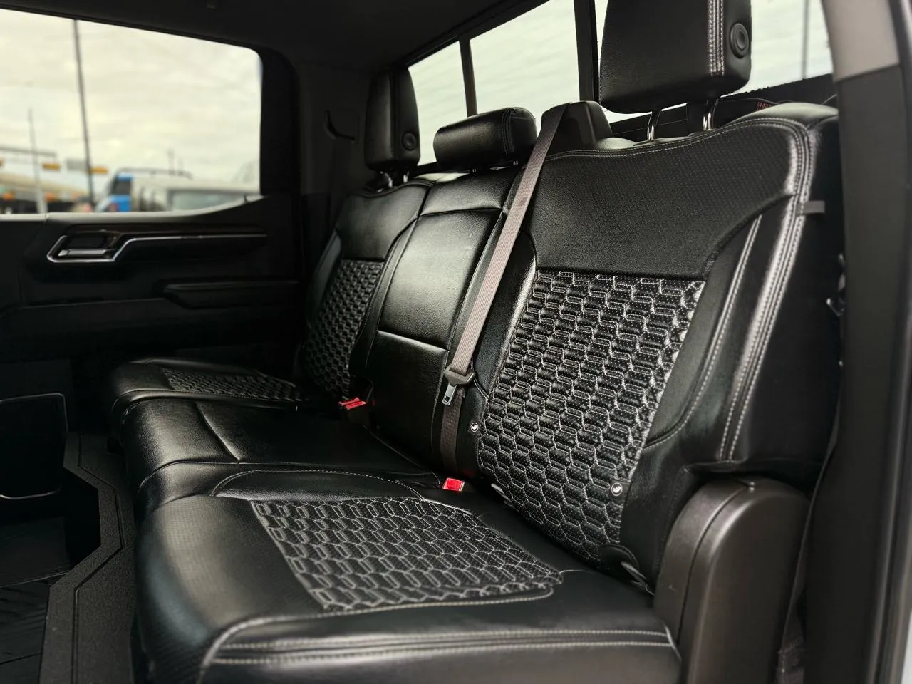 Chevrolet Silverado photo 12