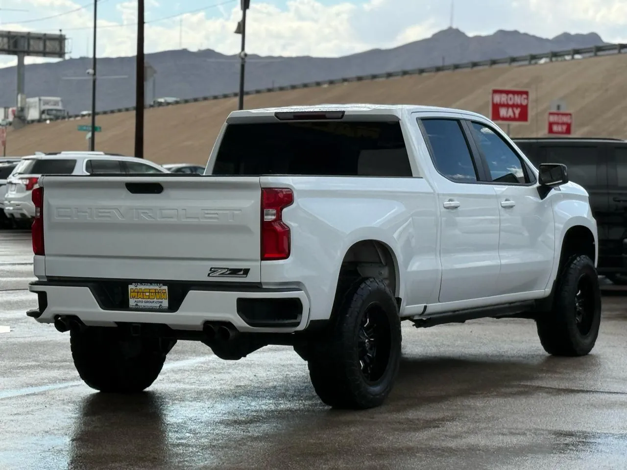 Chevrolet Silverado photo 7