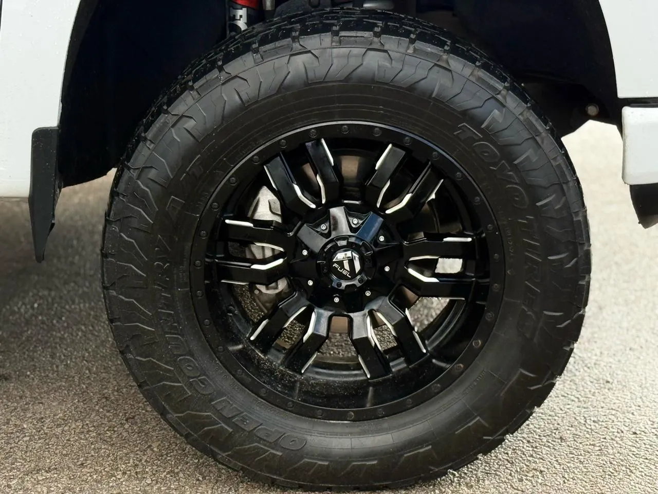 Chevrolet Silverado photo 8