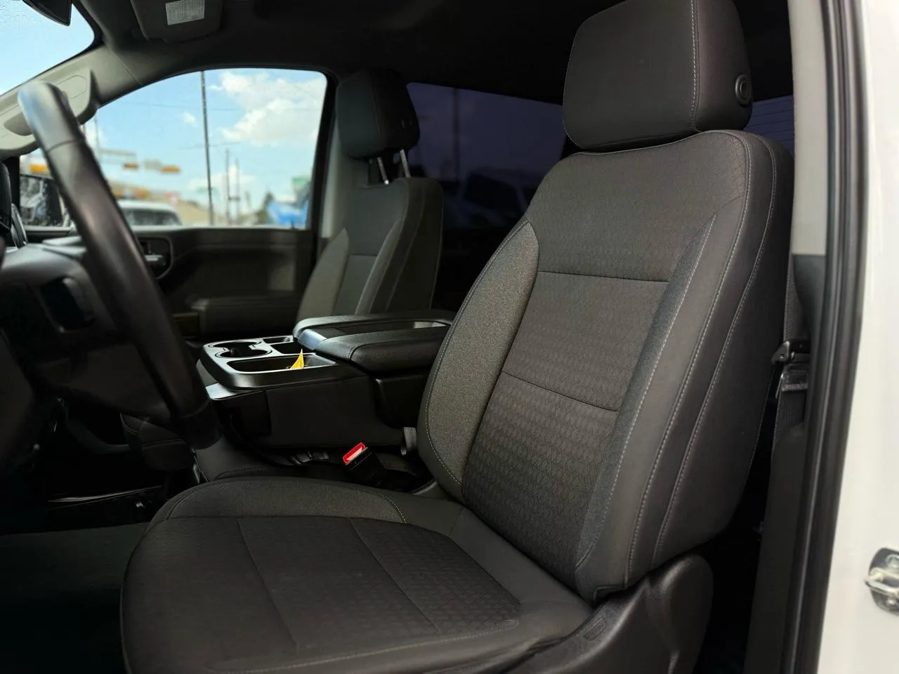 Chevrolet Silverado photo 11