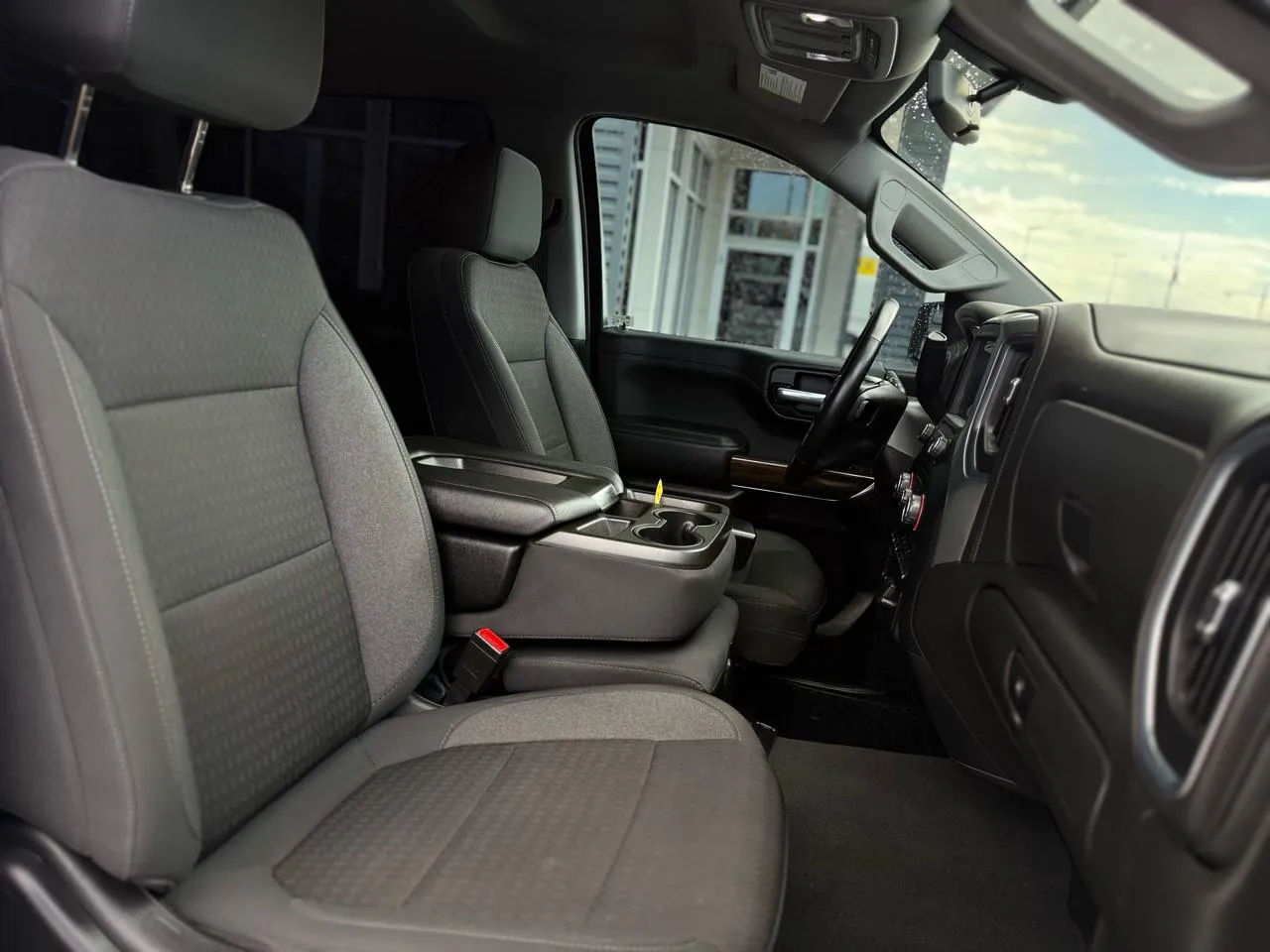 Chevrolet Silverado photo 15
