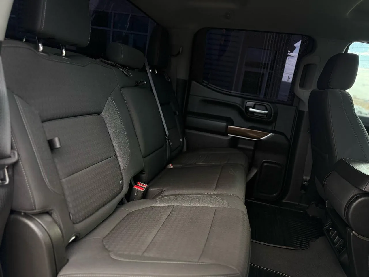 Chevrolet Silverado photo 16