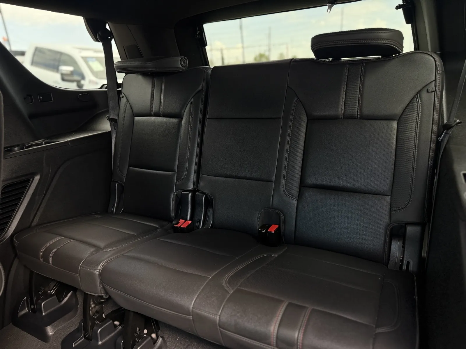 Chevrolet Tahoe photo 11