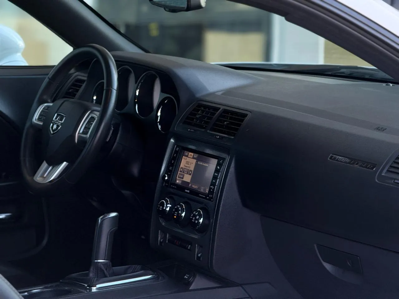 Dodge Challenger photo 11