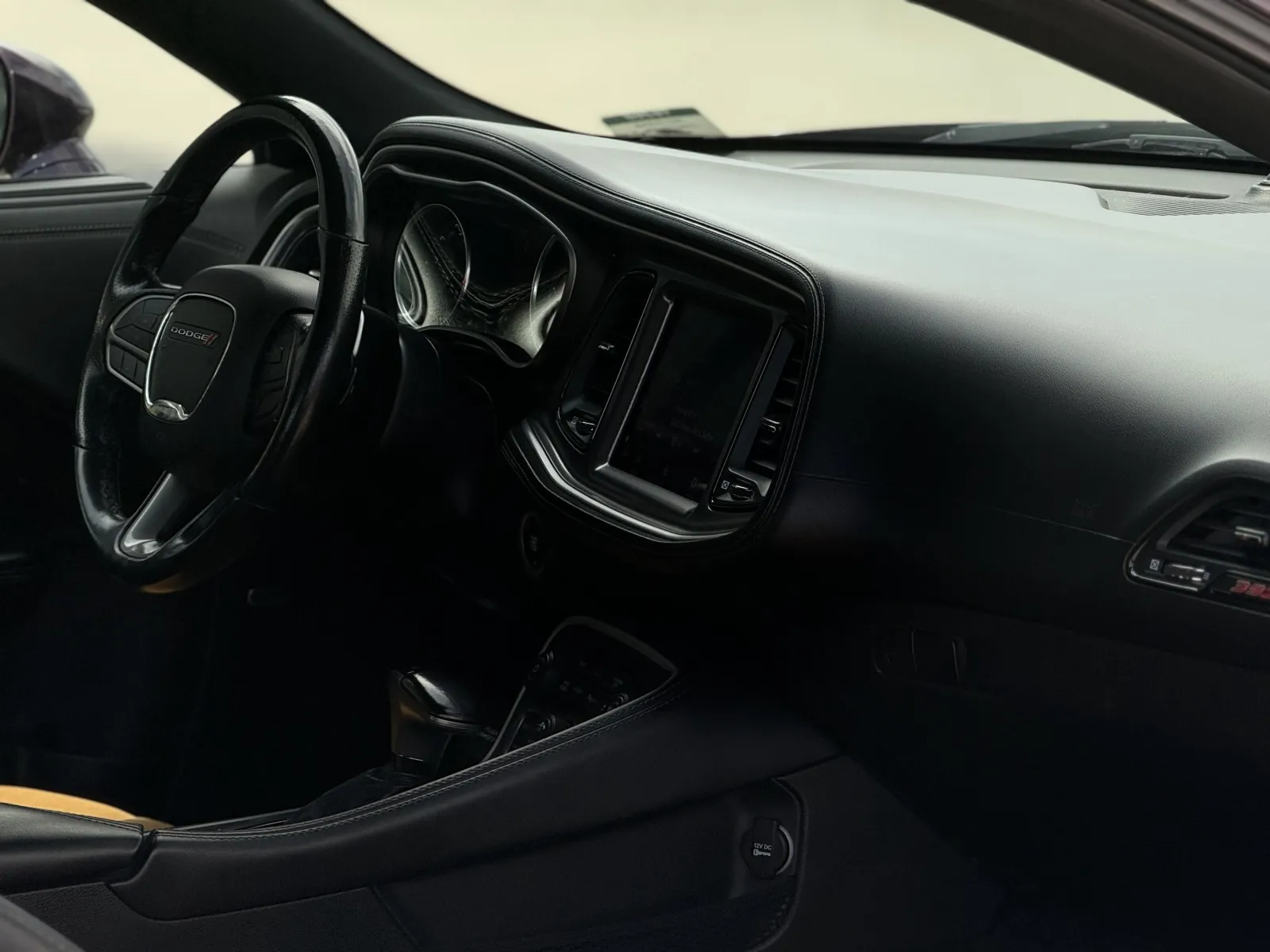 Dodge Challenger photo 12