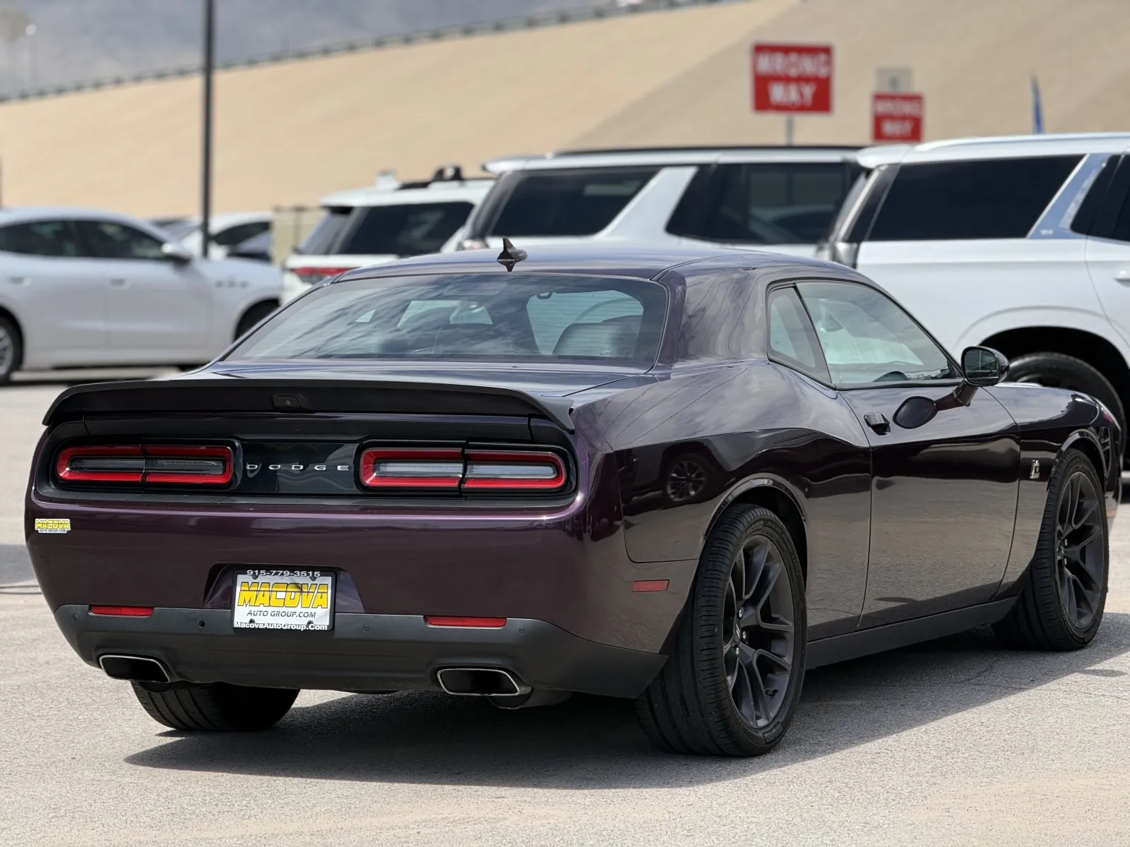 Dodge Challenger photo 7
