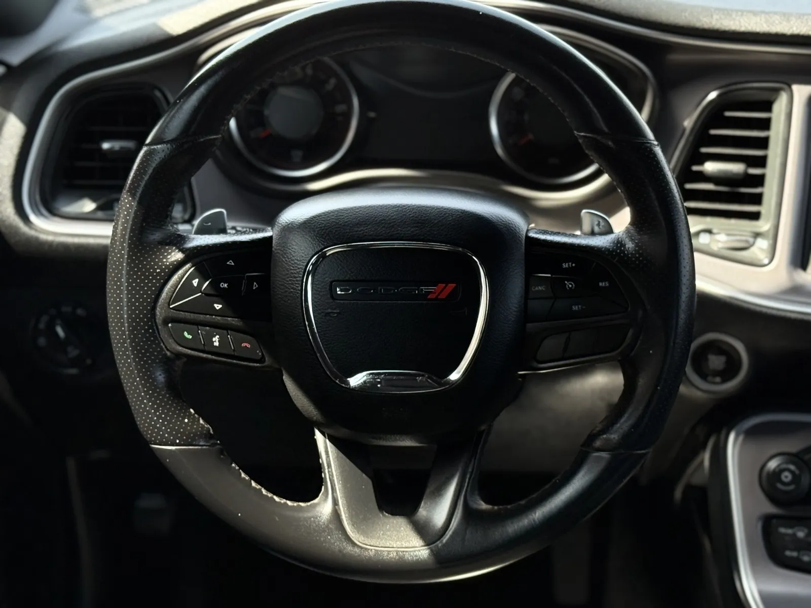 Dodge Challenger photo 15