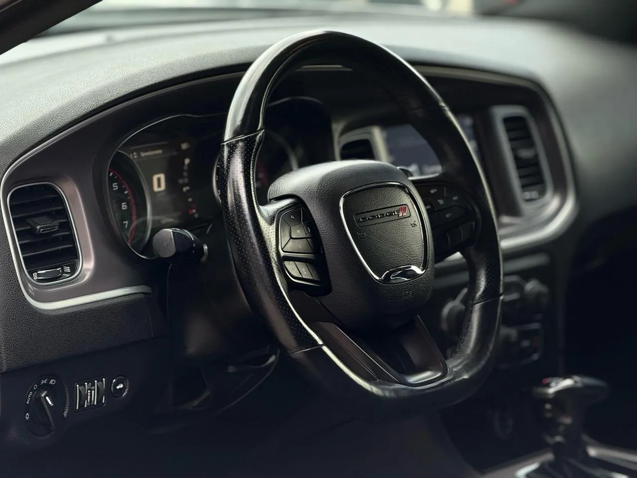 Dodge Charger photo 9