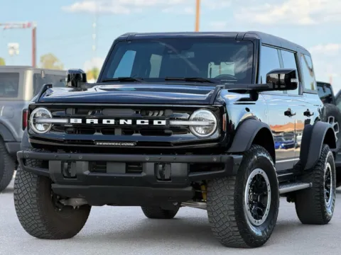 More photos of 2024 Ford Bronco Outer Banks at Macova Auto Group Inc., TX