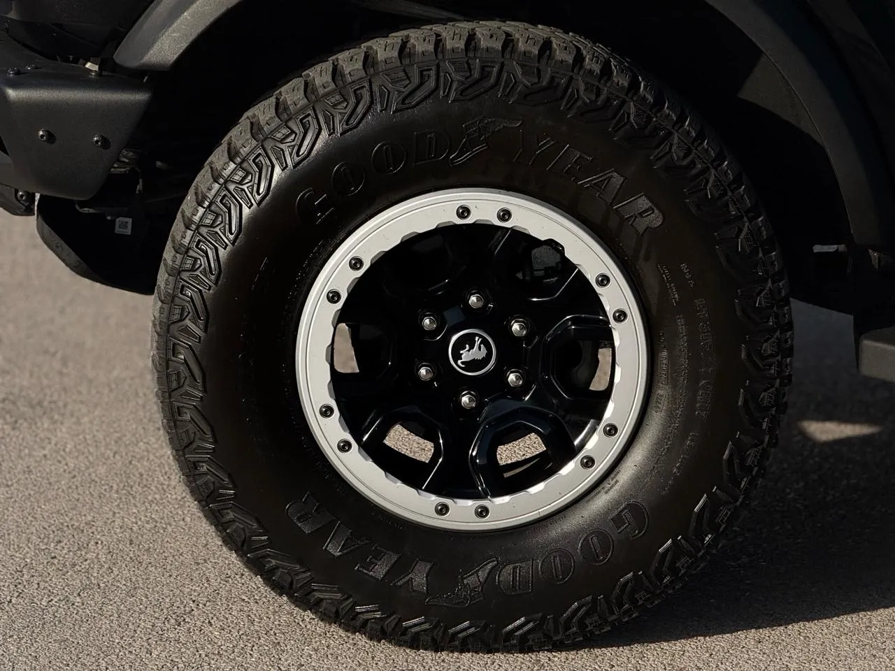 Ford Bronco photo 8