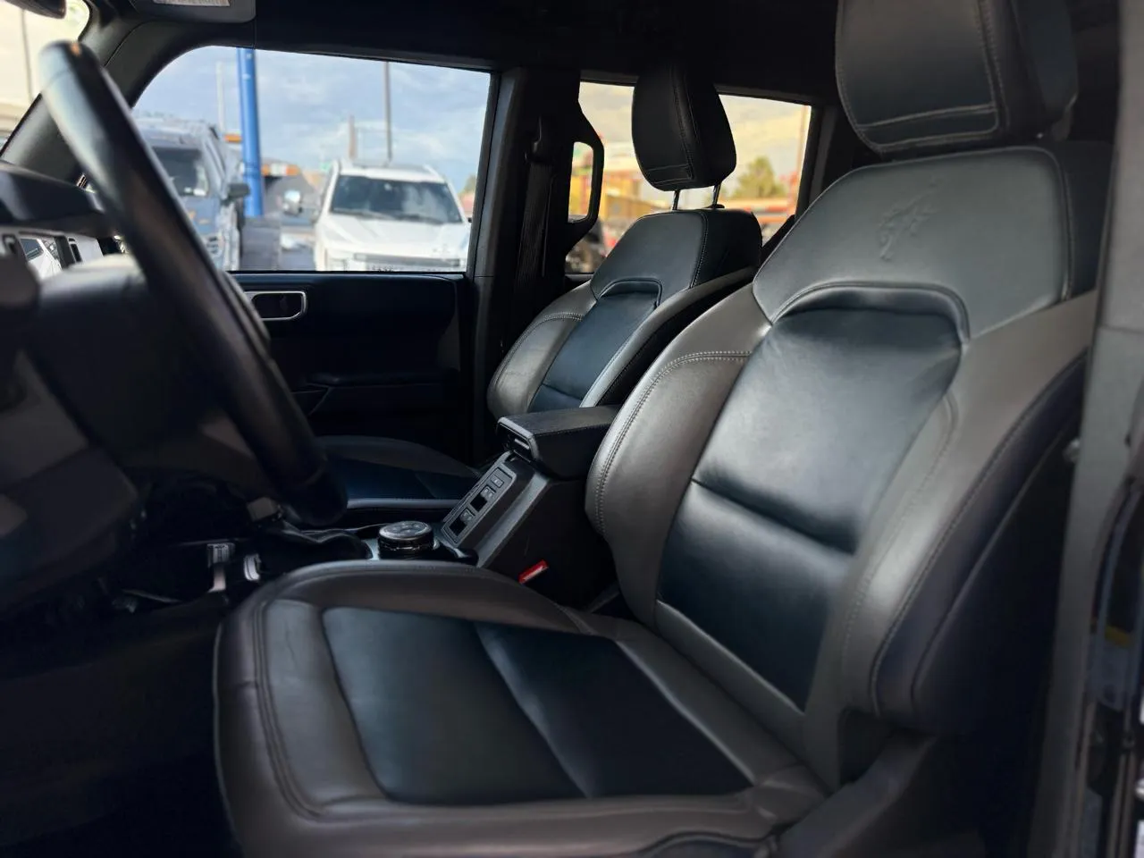 Ford Bronco photo 10