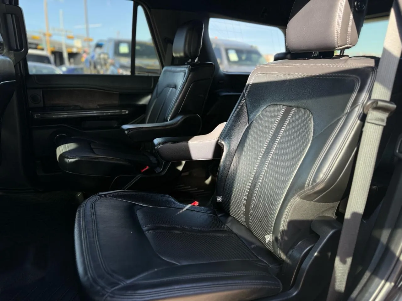 Ford Expedition photo 10