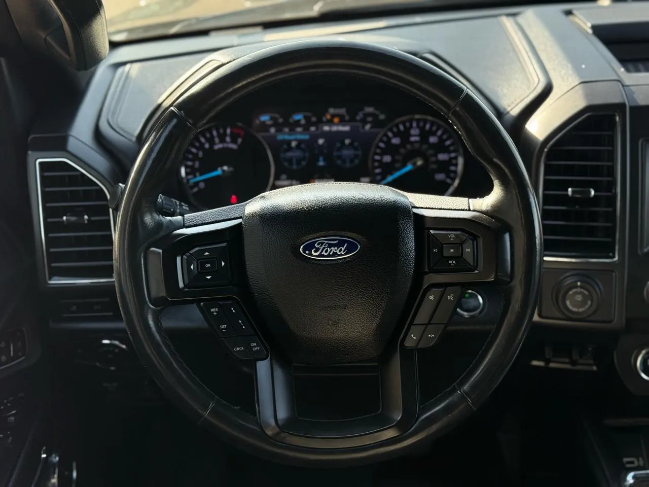 Ford Expedition photo 17